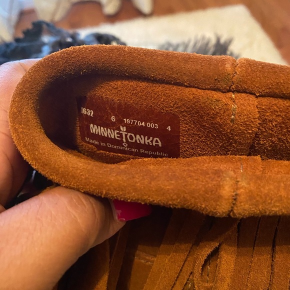 Knee high Minnetonka fringe boots - Picture 3 of 5